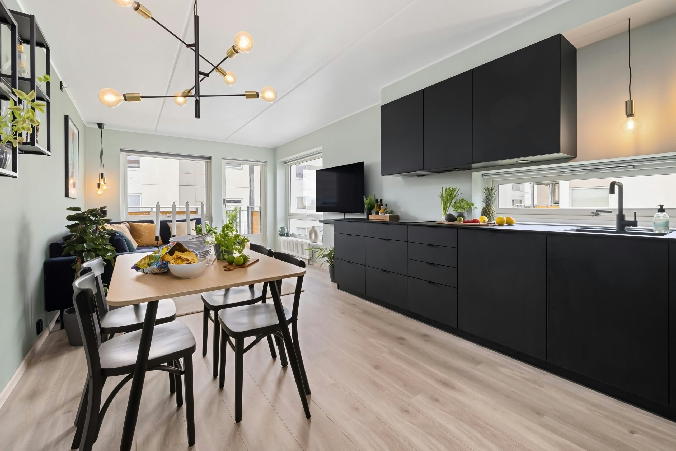 kitchen, clean and comfortable