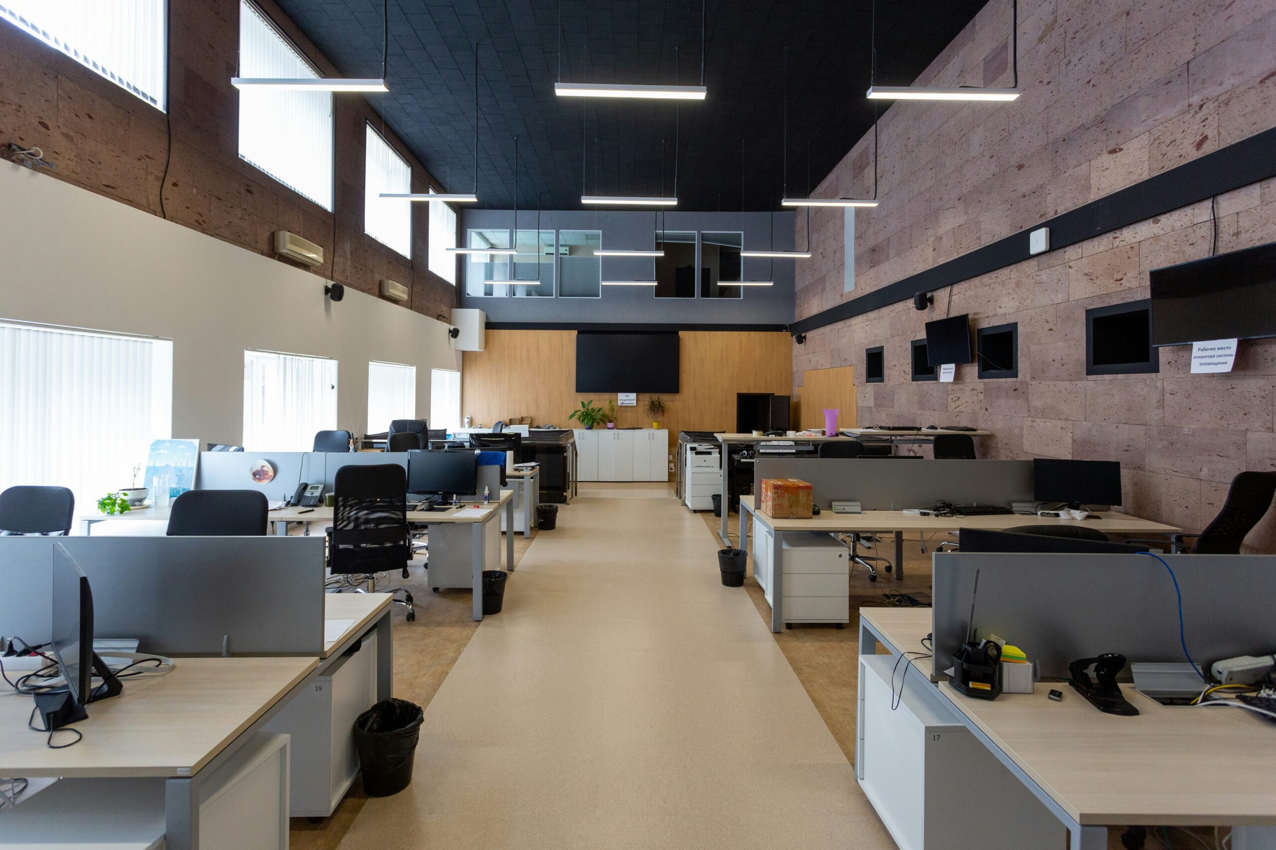 workspace after a cleaning by professionals