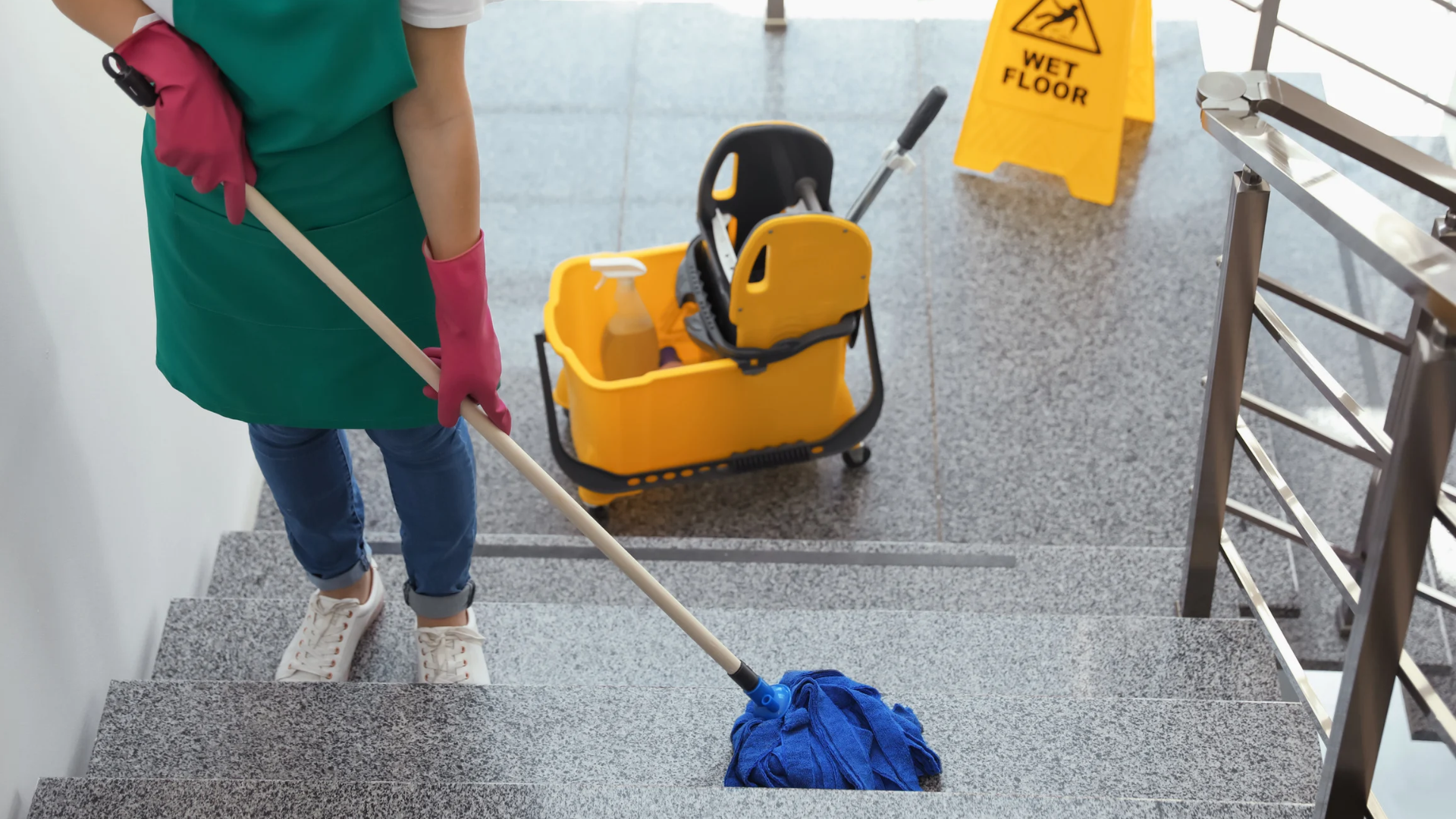 Commercial cleaning services by experts